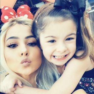 Meet your Posher, Nicole